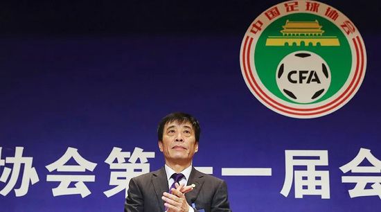 上半场麦金破门，马丁内斯救险，下半场热苏斯禁区被踢倒未判点，哈弗茨进球被吹，厄德高屡失良机。